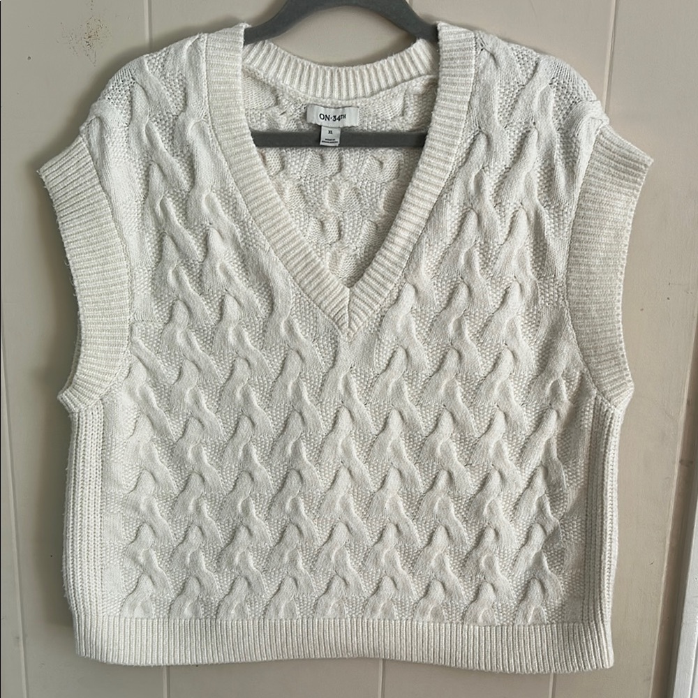On 34th V-Neck Cable Knit Sweater Vest